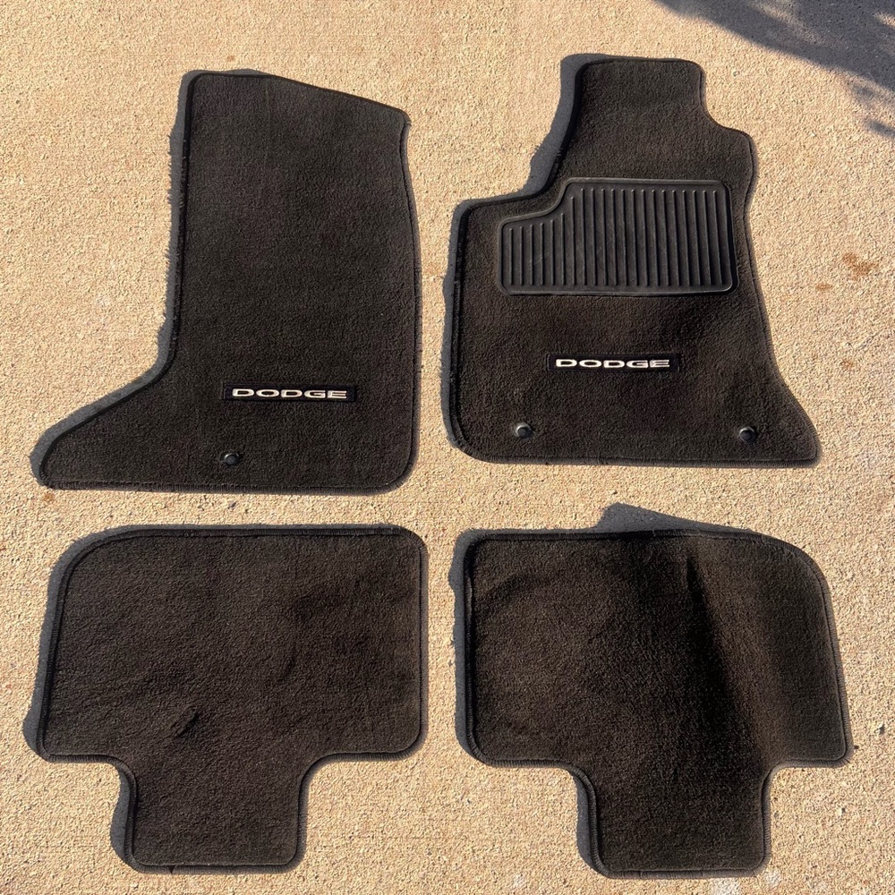 Genuine OEM Dodge Black Carpet Floor Mats Complete 4-Piece Set Great Condition